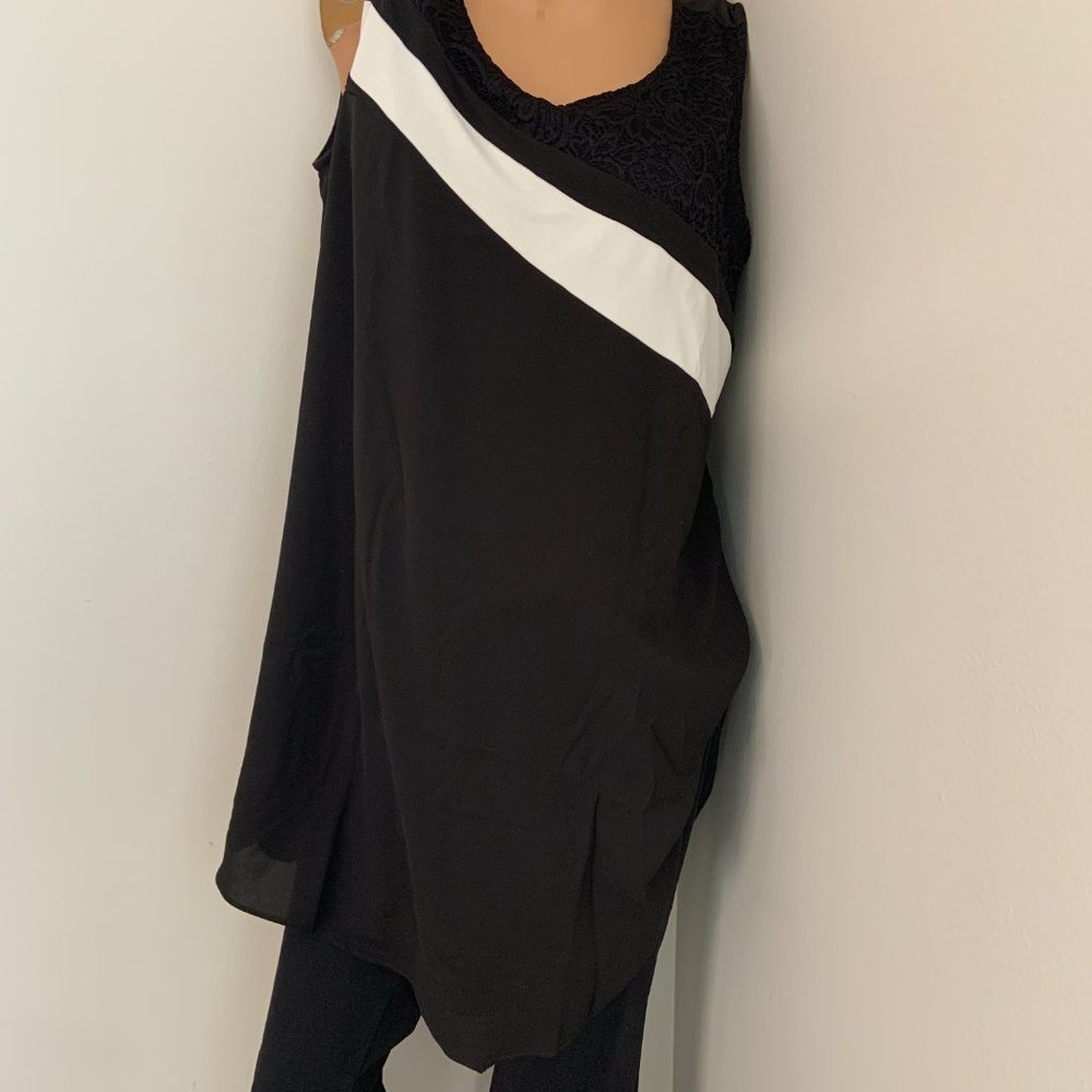 Pokkori Maternity Lace Accent Sleeveless Blouse | Colorblock | NWOT